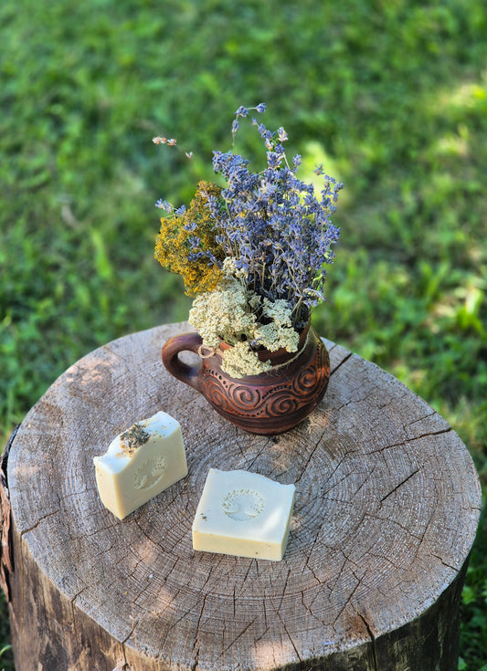 Săpun natural cu urzică și tea tree - produs artizanal - Desculți în Natură