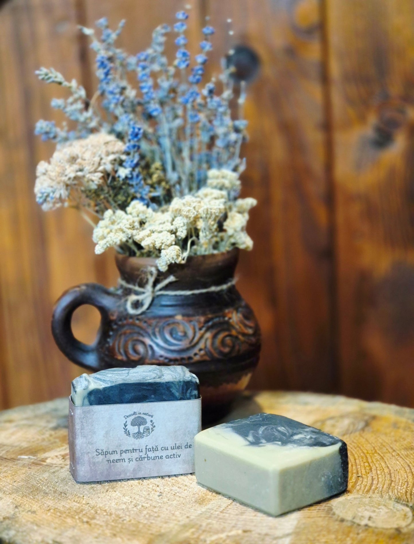 Săpun Natural pentru Față cu Ulei de Neem, Cărbune Activ si Tea Tree - 👣 Desculți în Natură
