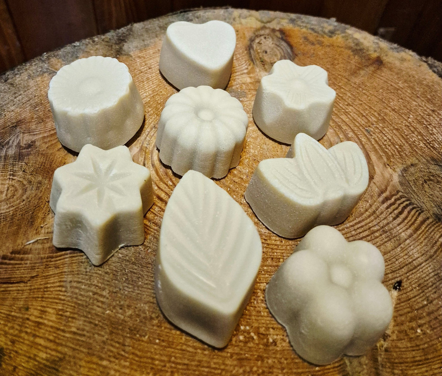 Săpunuri Delicate în Forme Modelate - 👣 Desculți în Natură